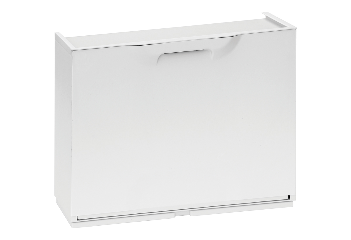 Παρουσιάζεται η παπουτσοθήκη.